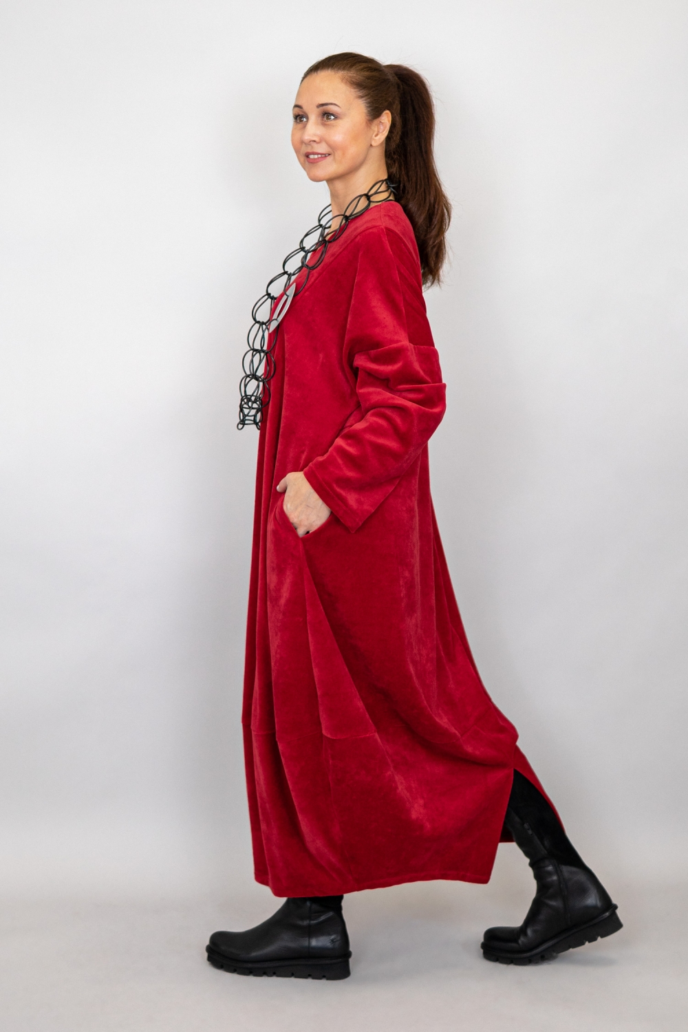 Laurer Kleid in Tulpenform aus Nicky Velours Stoff in rot